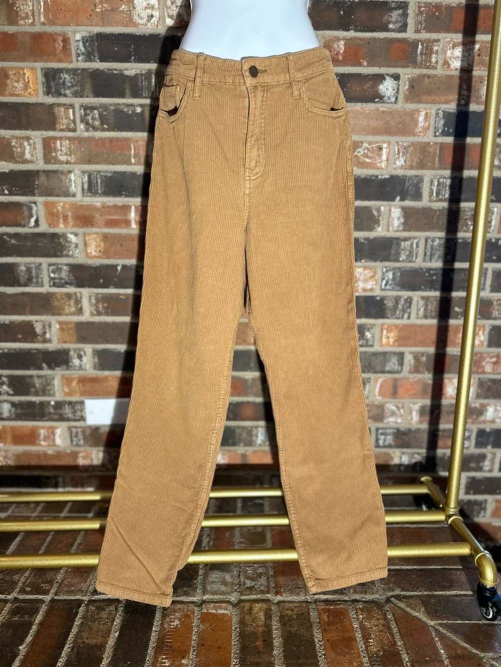 Hollister Ultra High Rise Mom Corduroy Pants in Caramel